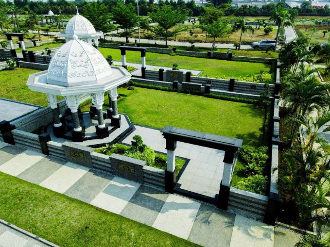 tipe-royal-family-A-di-makam-al-azhar-memorial-garden